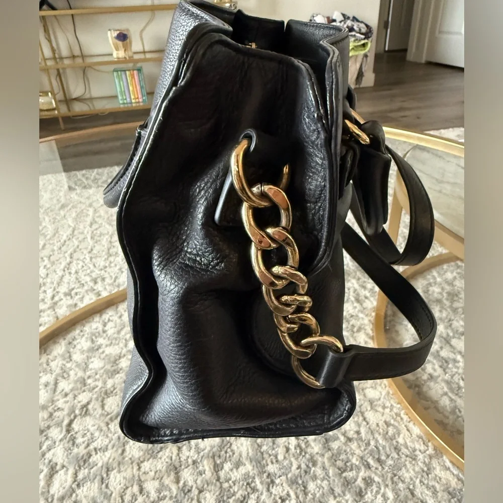 Michael Kors Hamilton East West Medium Black Pebbled Leather Bag, Gold Hardware